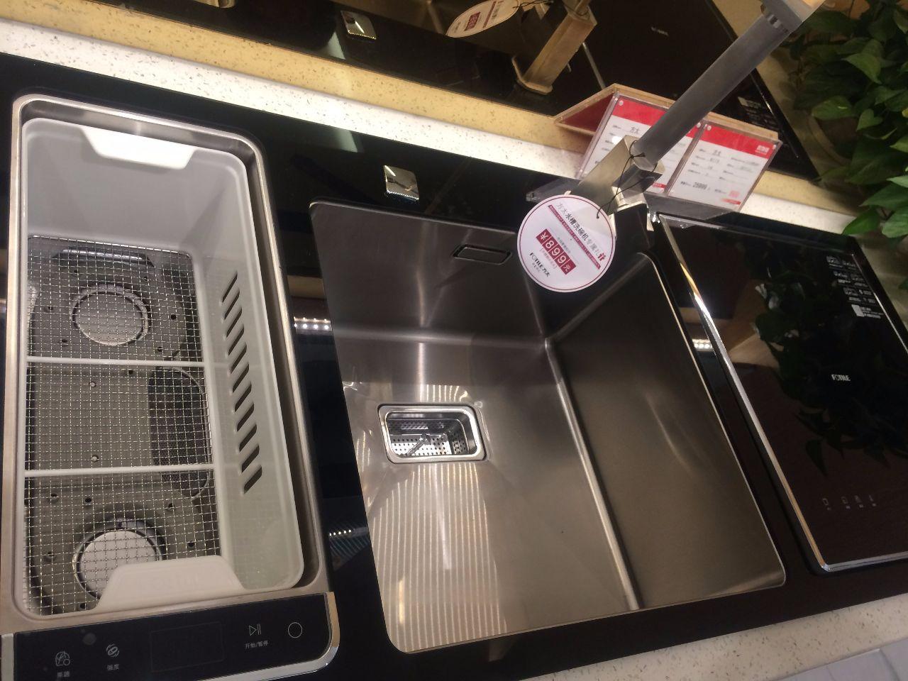 最新水槽日常趣事分享