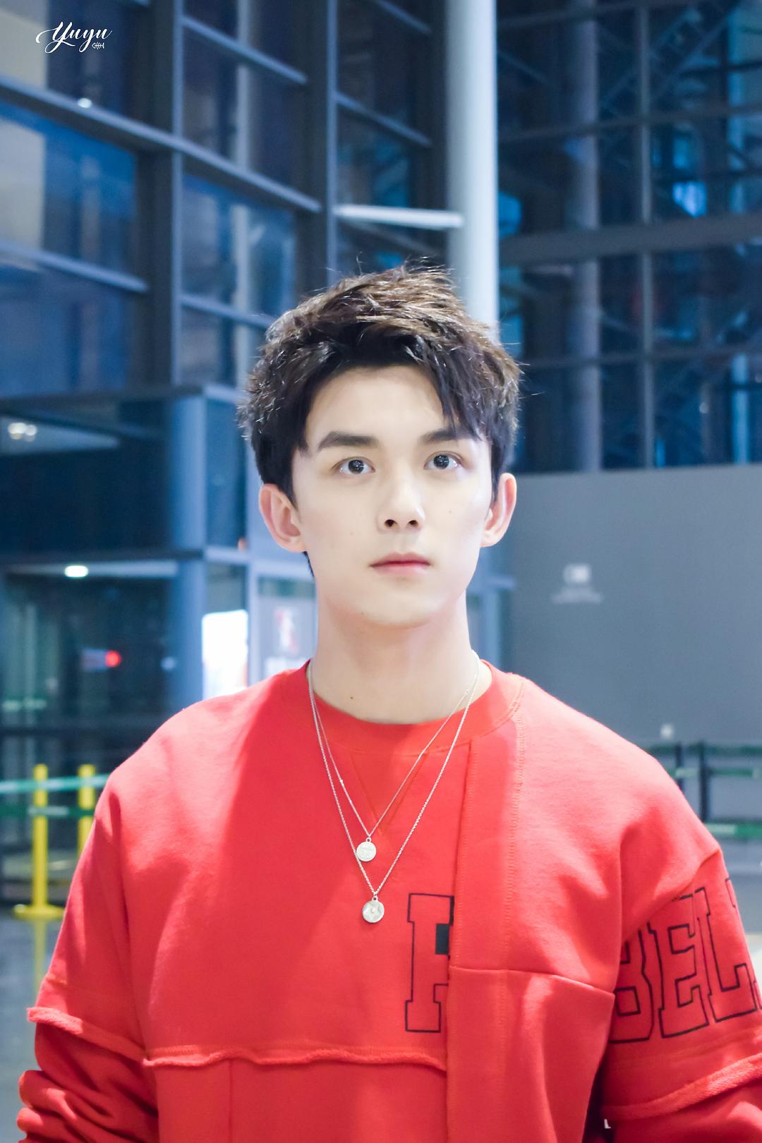 磊磊最新,磊磊最新,追溯其背景、重要事件与地位的时代印记