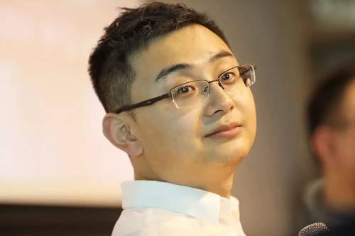 磊磊最新,磊磊最新,追溯其背景、重要事件与地位的时代印记