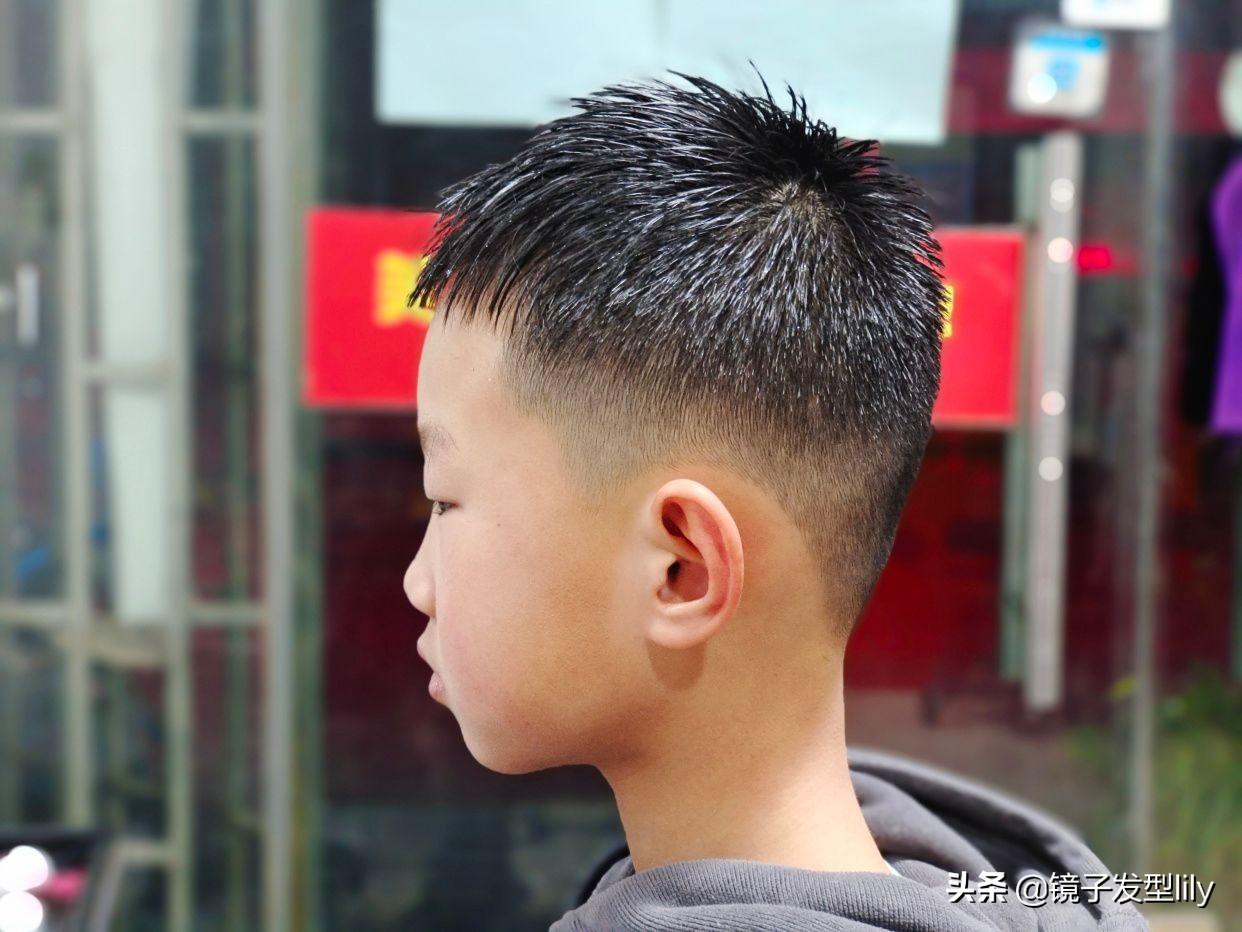 最新发型与自然美景的邂逅,寻找内心的平和之旅