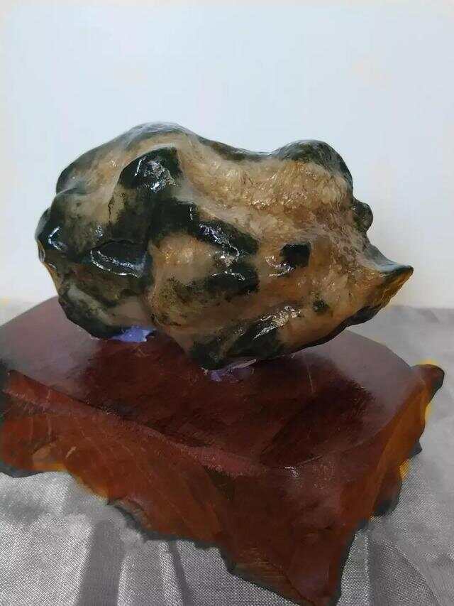 探索独特小店,最新奇石宝藏现身小巷