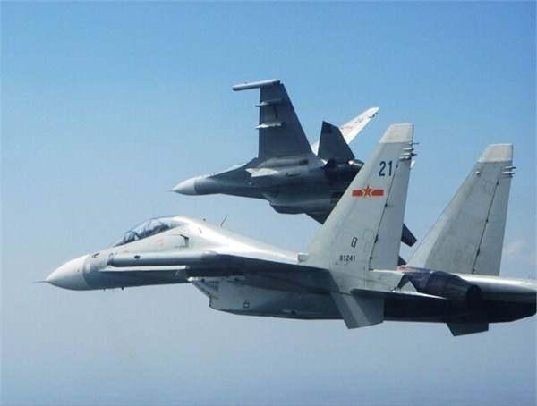 中国最新歼击机型号震撼揭晓,翱翔蓝天,自信与创新共舞