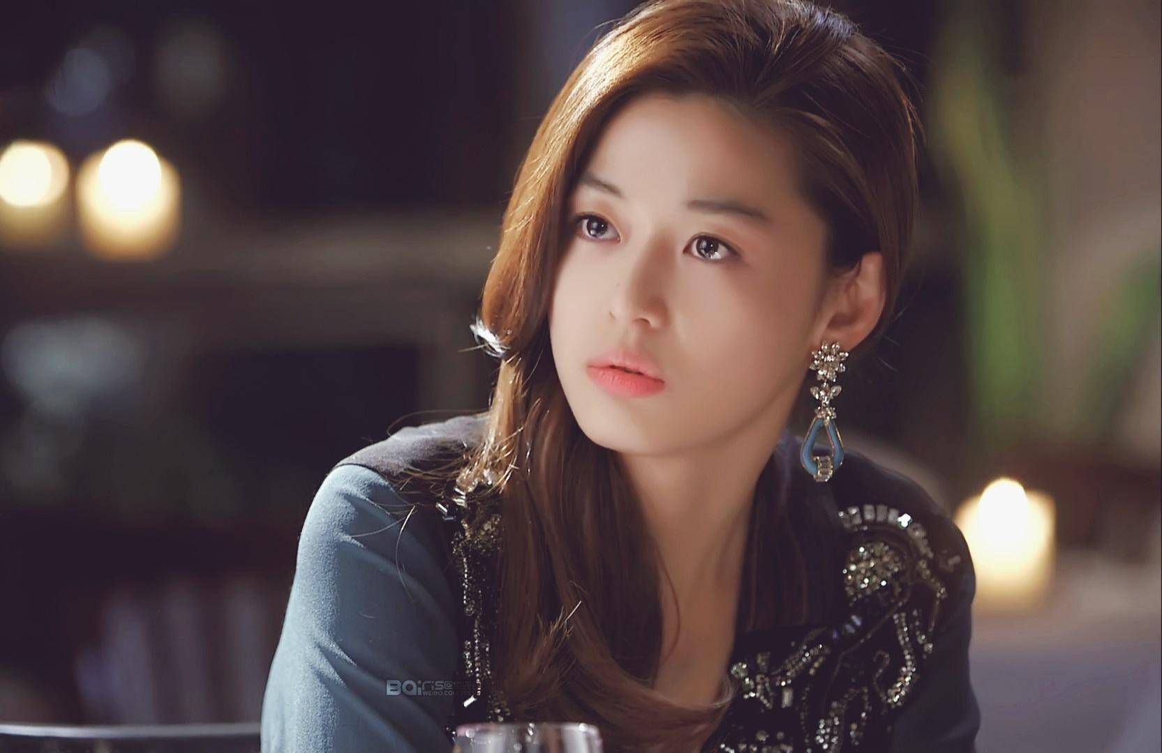 韩国明星姜与小巷秘密小店的探秘之旅