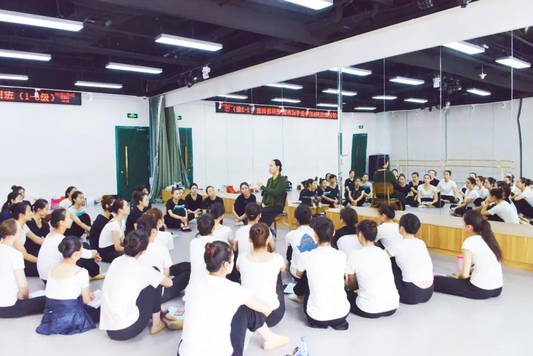 北京最新公告发布,引领科技潮流的高科技产品亮相介绍