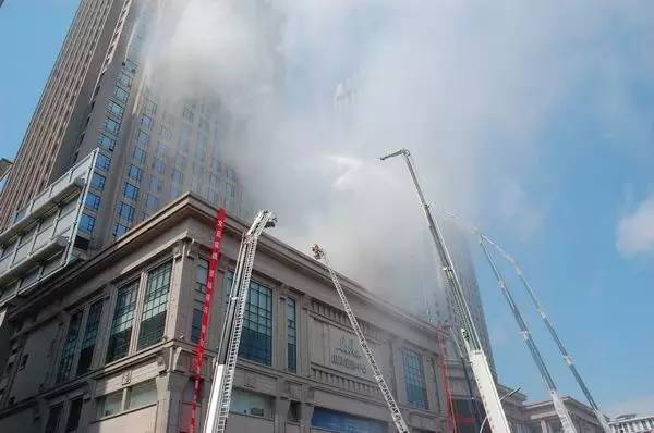 杭州绿城火灾最新进展,火焰中的温情与救援行动