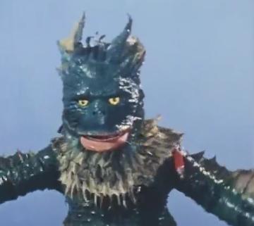 怪兽皮套演员与小巷神秘小店的秘密之旅