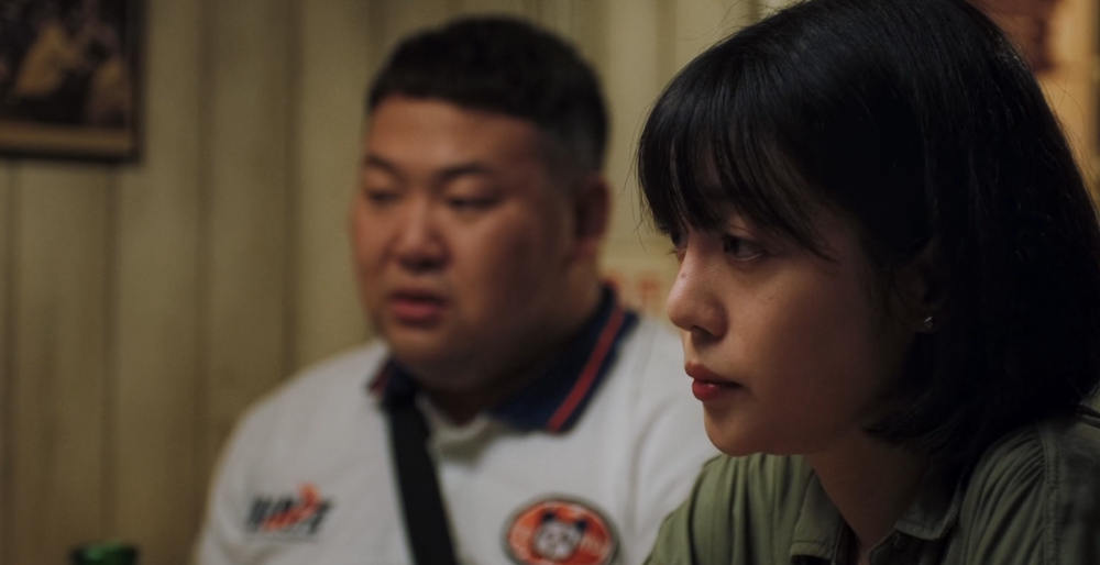 贾冰新作笑中带泪,温馨日常上映引热议