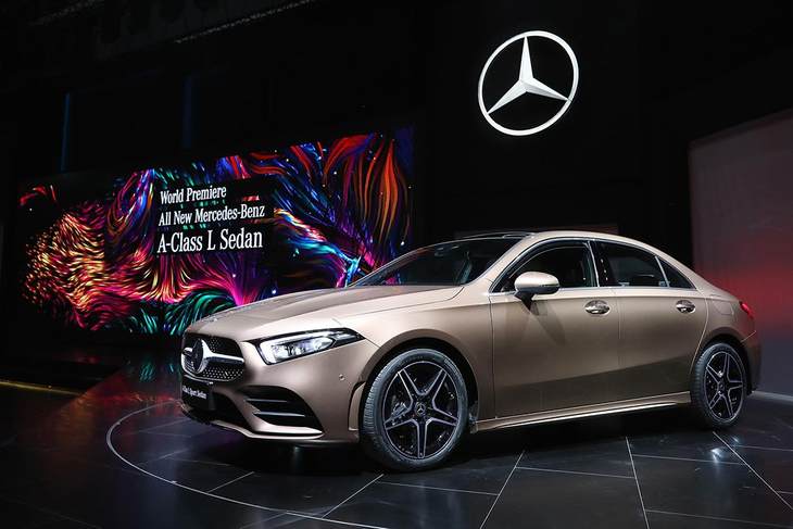 最新科技时尚融合,奔驰重磅推荐,领略科技与时尚的极致风采!