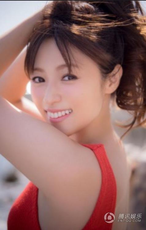 日本新星女忧闪耀登场,魅力四溢