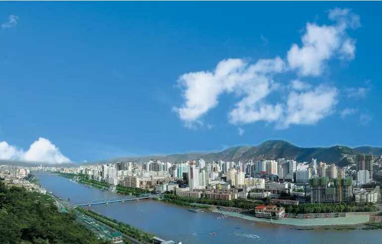 西安至乌鲁木齐自驾之旅,爱与陪伴的旅程