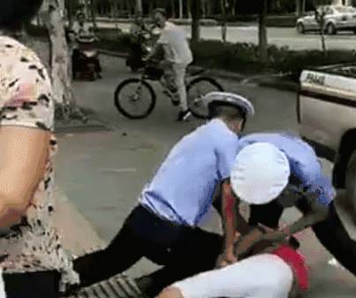 抱摔民警事件,理解与反思的最新视角