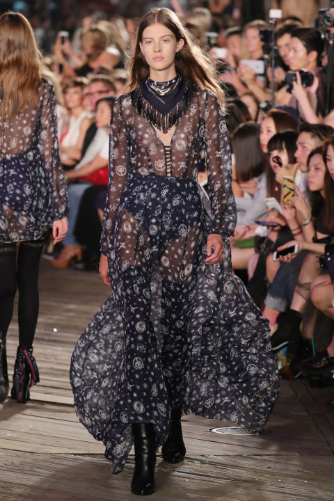 服装最新秀场图片,时尚潮流盛宴的独家呈现