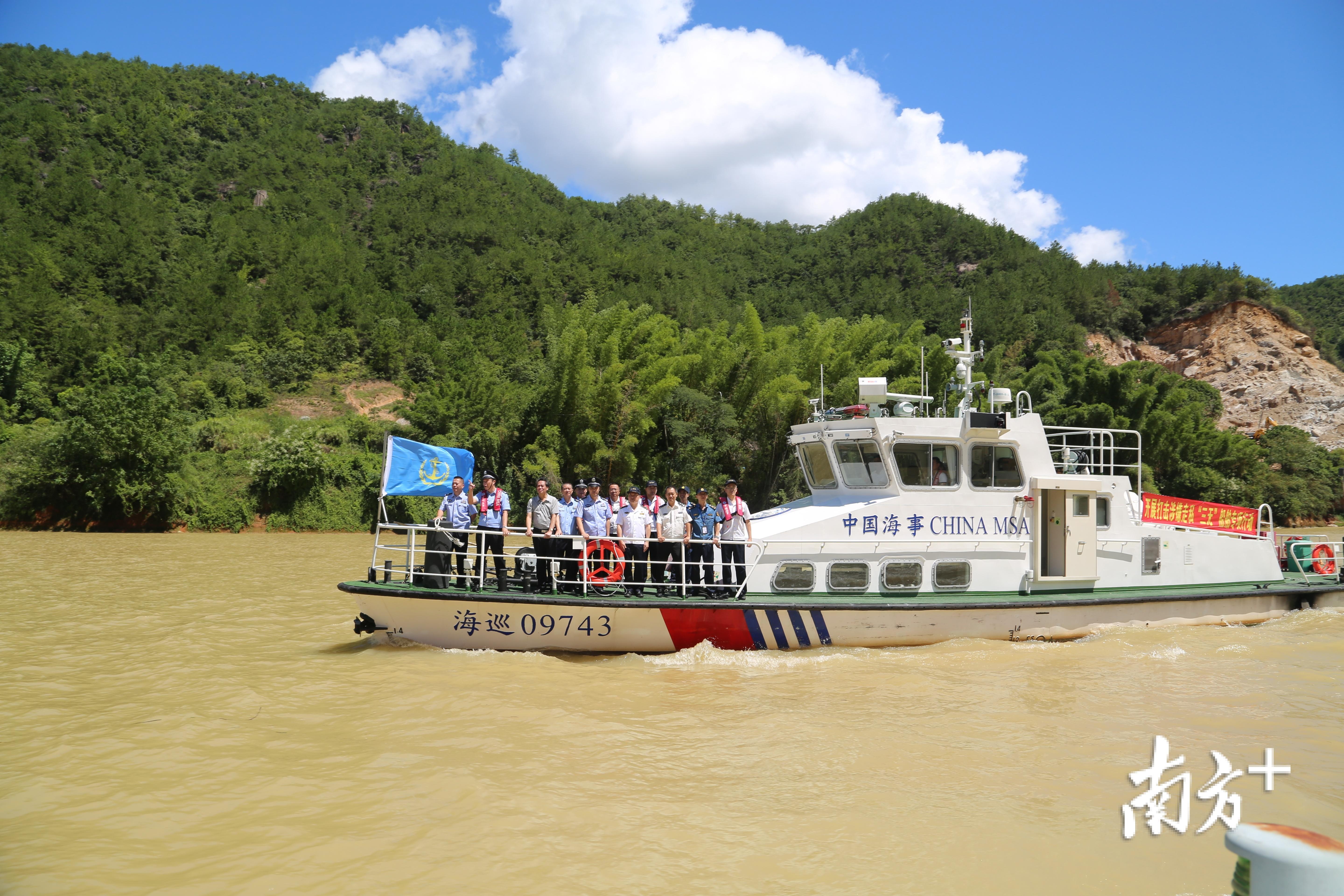 偷渡现象，历史背景、重大事件、影响与当代地位分析