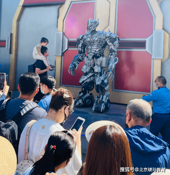 电影院的英语表达及相探讨，探索电影世界的语言之窗