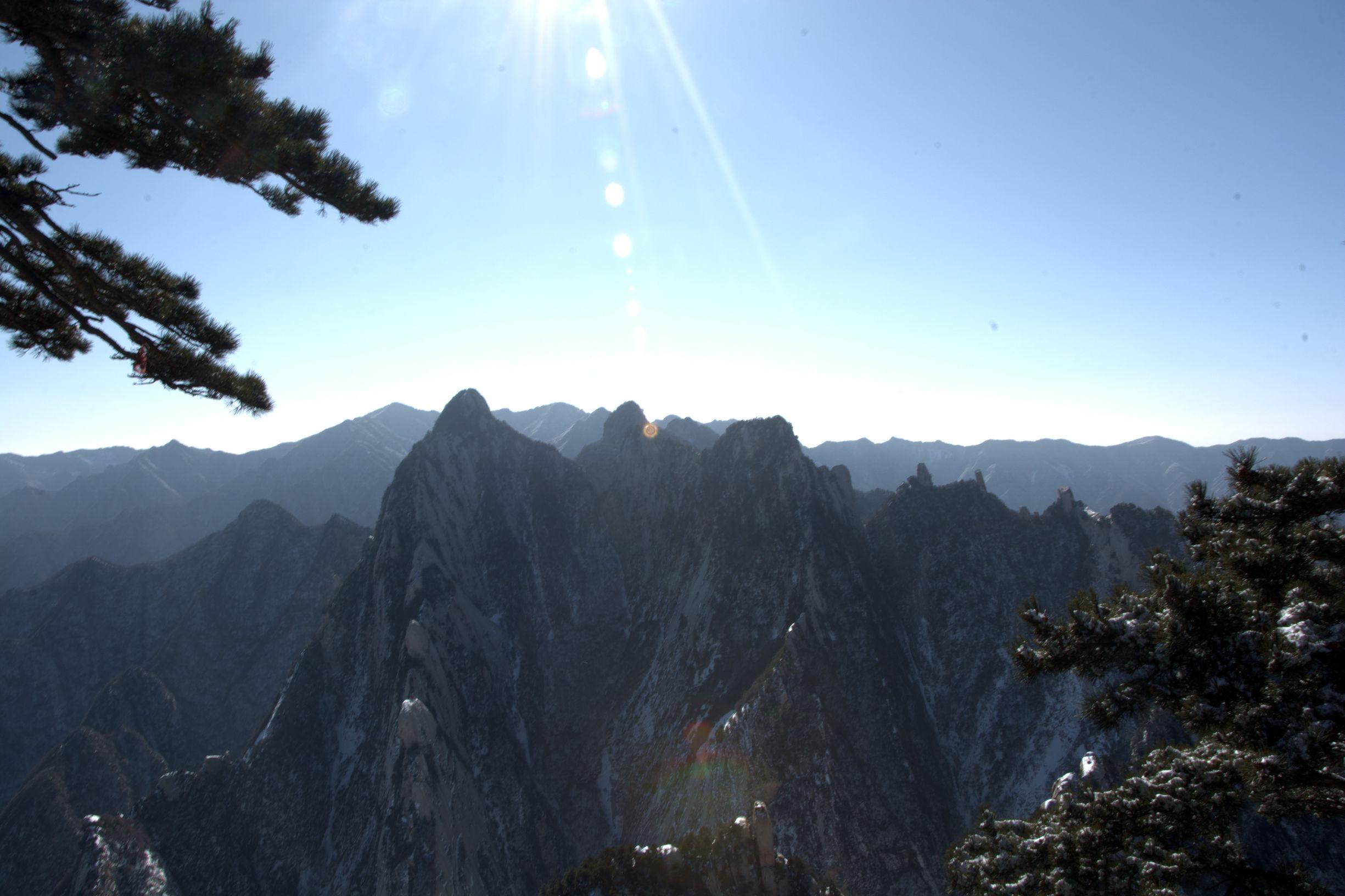 探索华山的极致之旅，最新登山攻略与体验分享