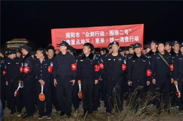 邱辉盛的最新动态，拥抱自然，心灵宁静之旅